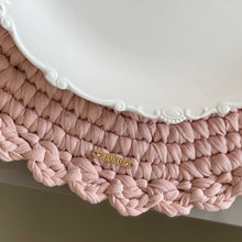 Cargar imagen en el visor de la galería, Individual Redondo - Rosa Claro
